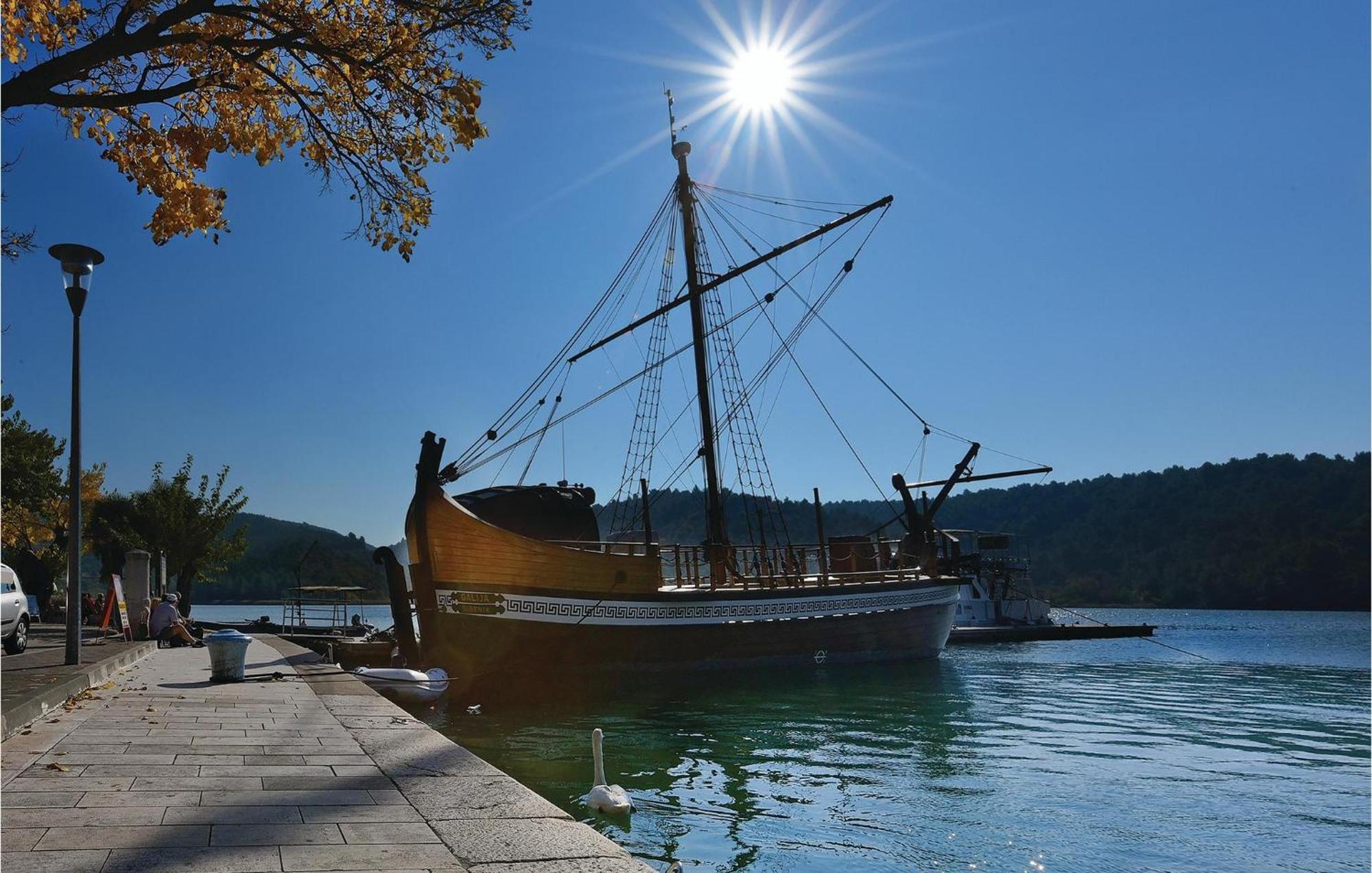 Gorgeous Apartment In Skradin With House A Panoramic View Exterior photo